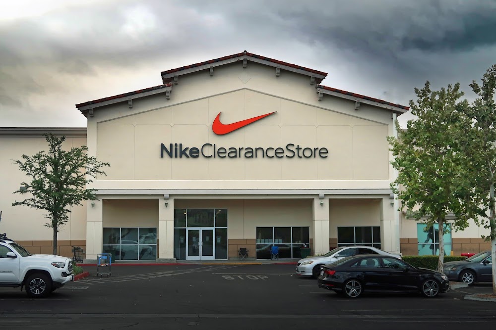 Nike Clearance Store – Santa Clarita